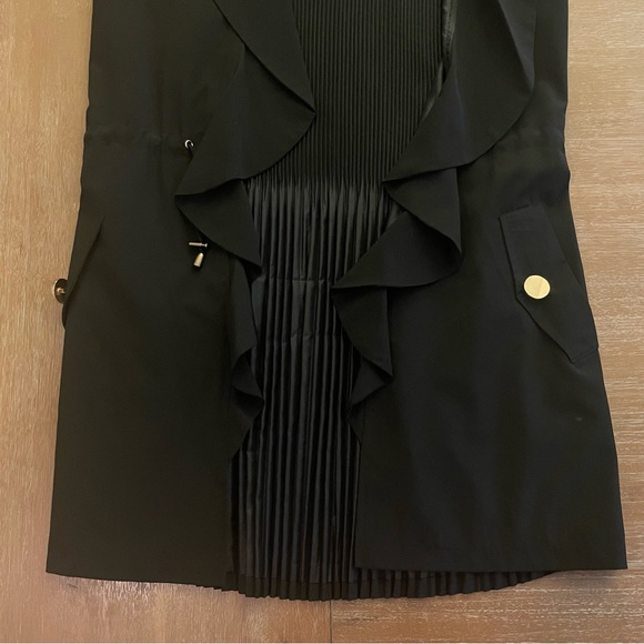 Lindi Black Ruffle Open Vest - Picture 4 of 5